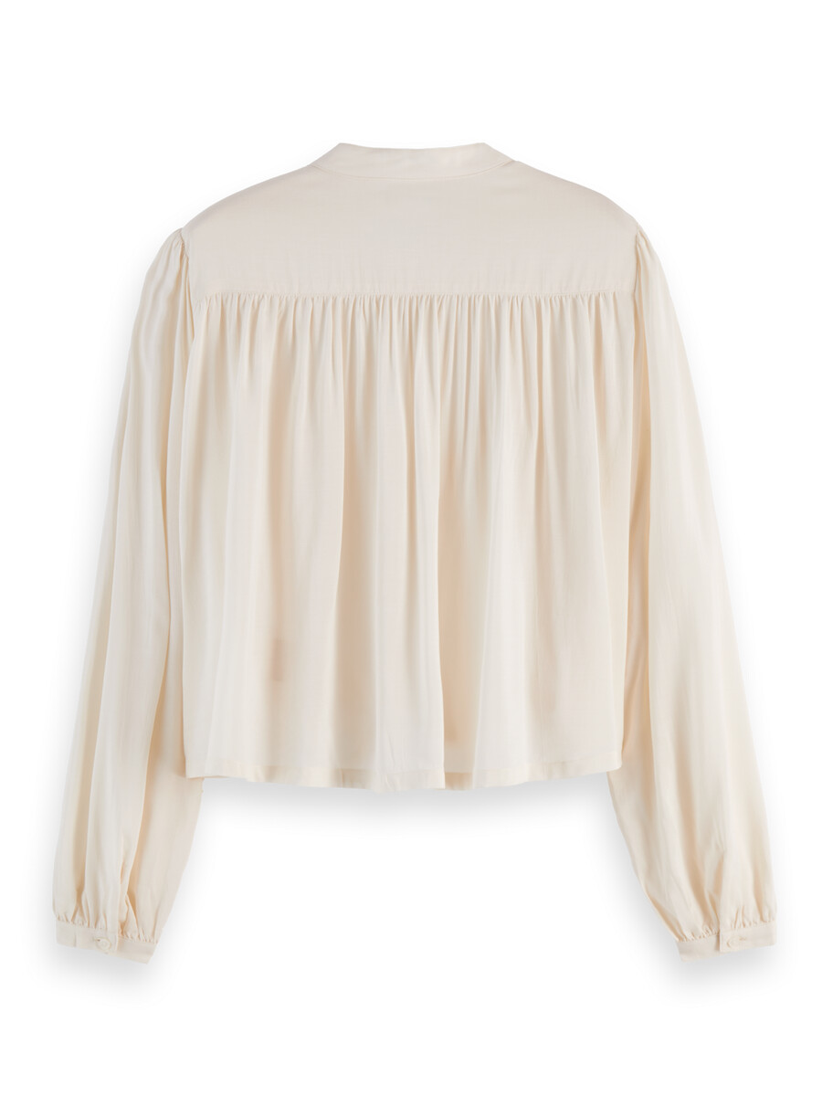 camicia con pieghe