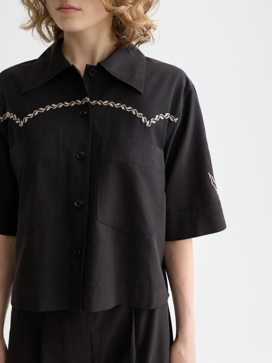 camicia a maniche corte dal taglio squadrato