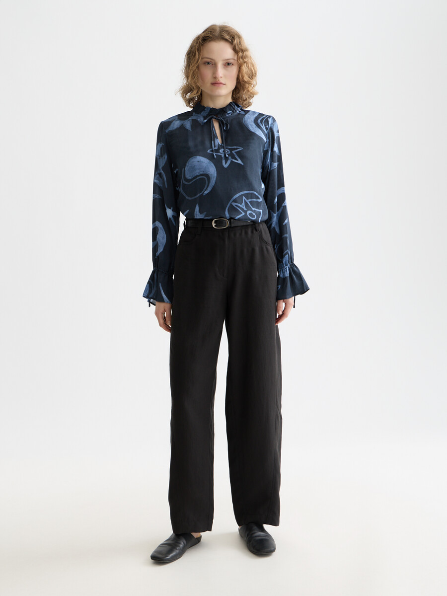 camicia con polsini con coulisse stampata