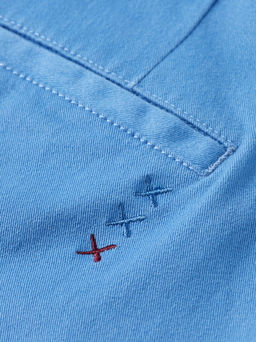 chino in misto cotone lavato alla deriva