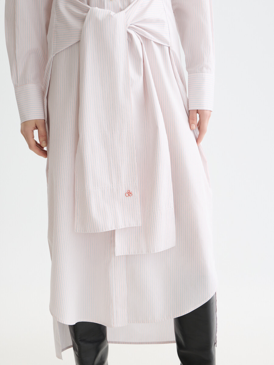 abito camicia con cravatta dal taglio rilassato