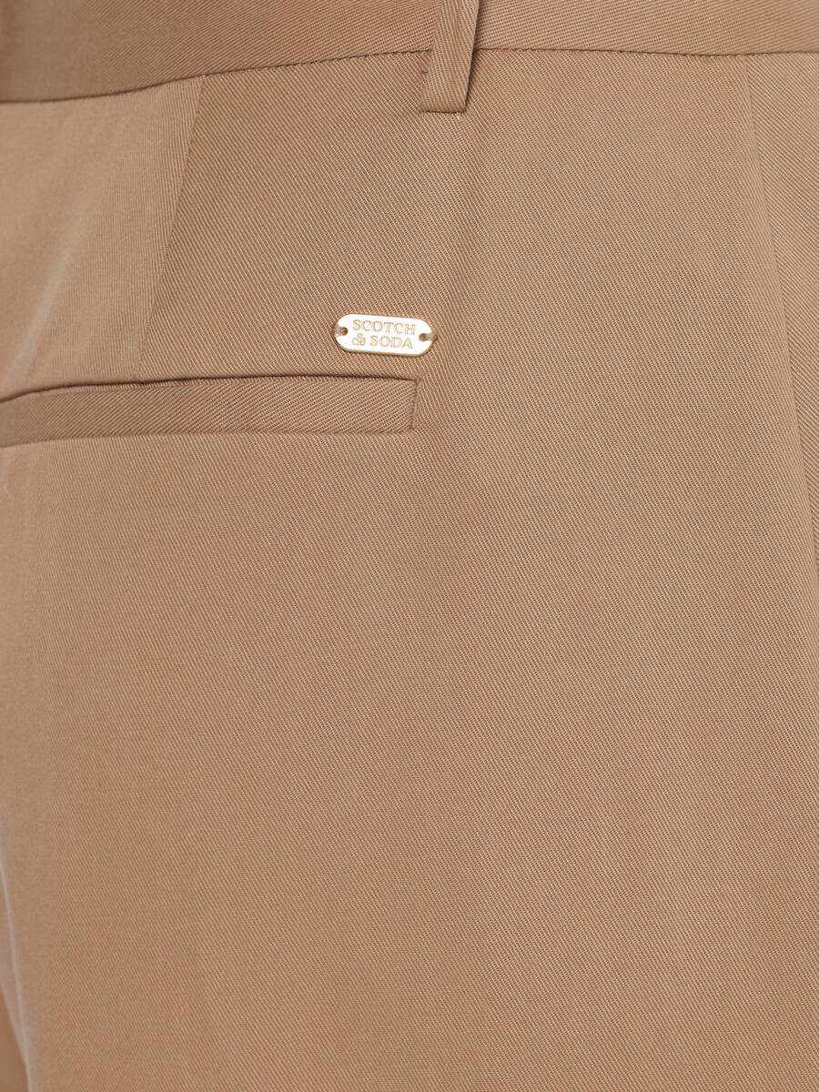 essentials — pantaloni chino rosa