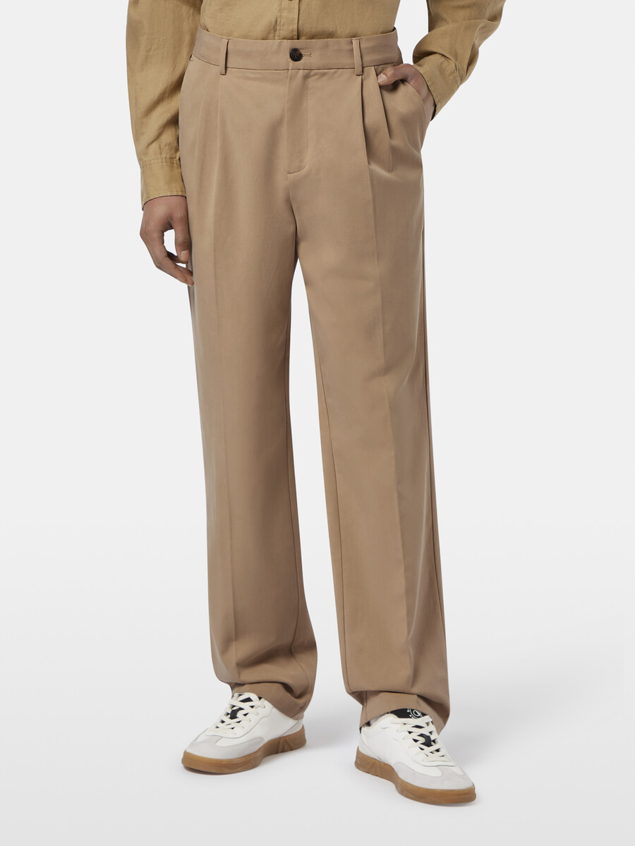 chino dritto e rilassato in twill di cotonelyocell plissettato