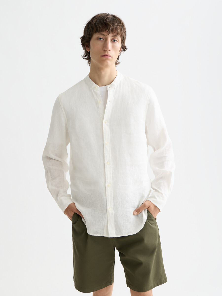 essentials — camicia in lino con collo alto