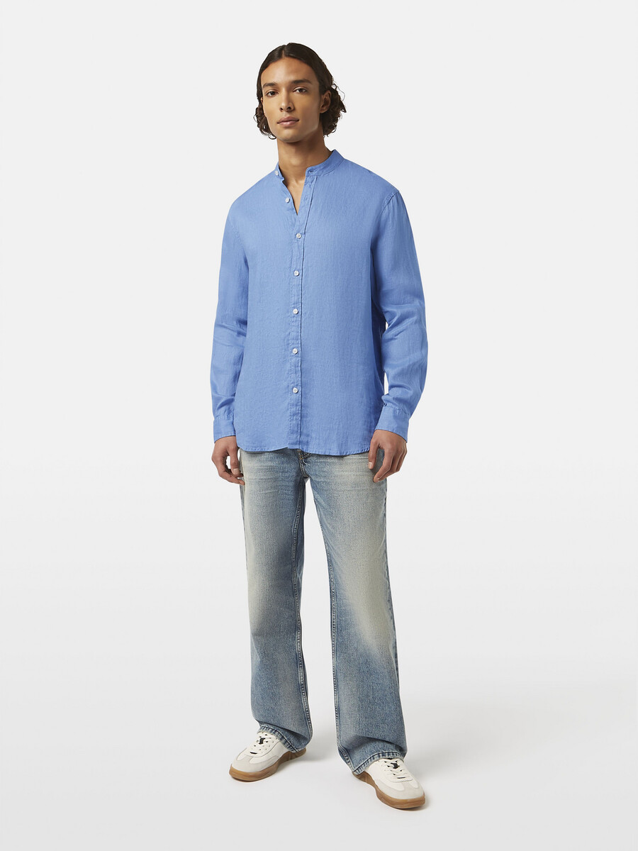 camicia in lino con colletto rialzato dalla vestibilità regolare