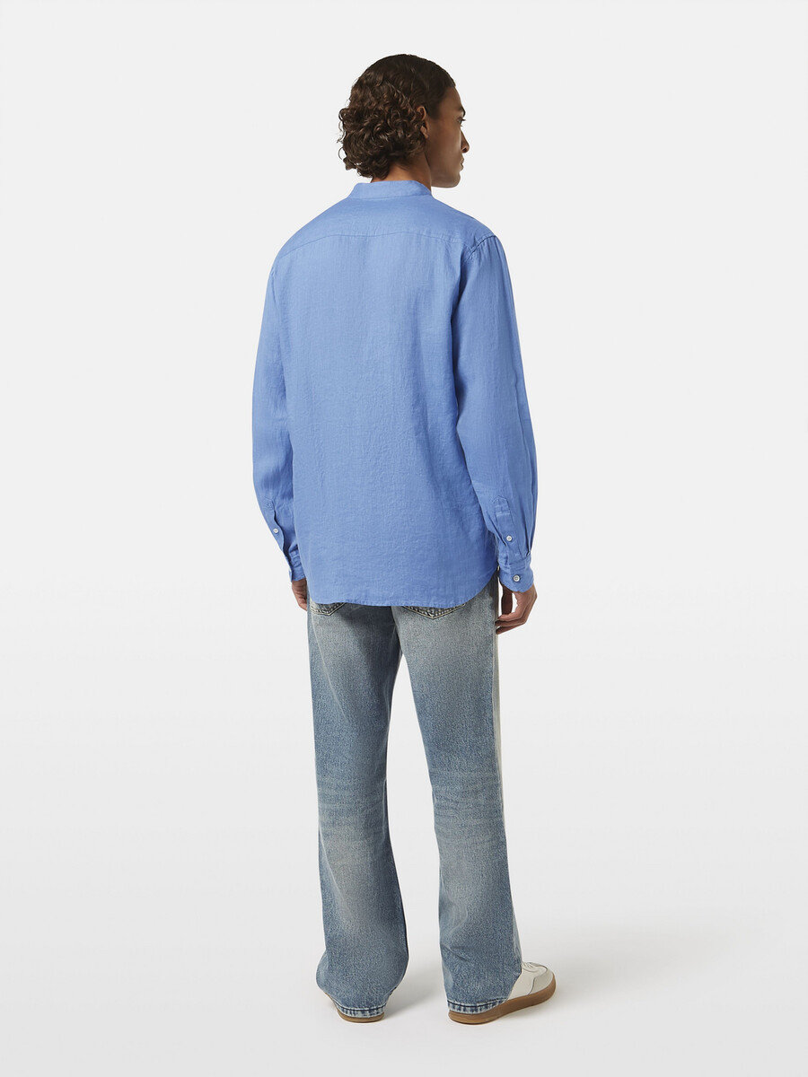 camicia in lino con colletto rialzato dalla vestibilità regolare