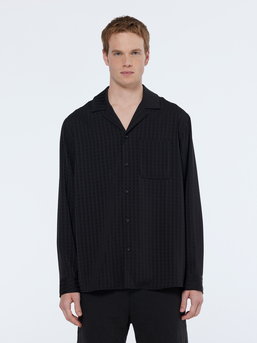 camicia in raso jacquard dalla vestibilità comoda