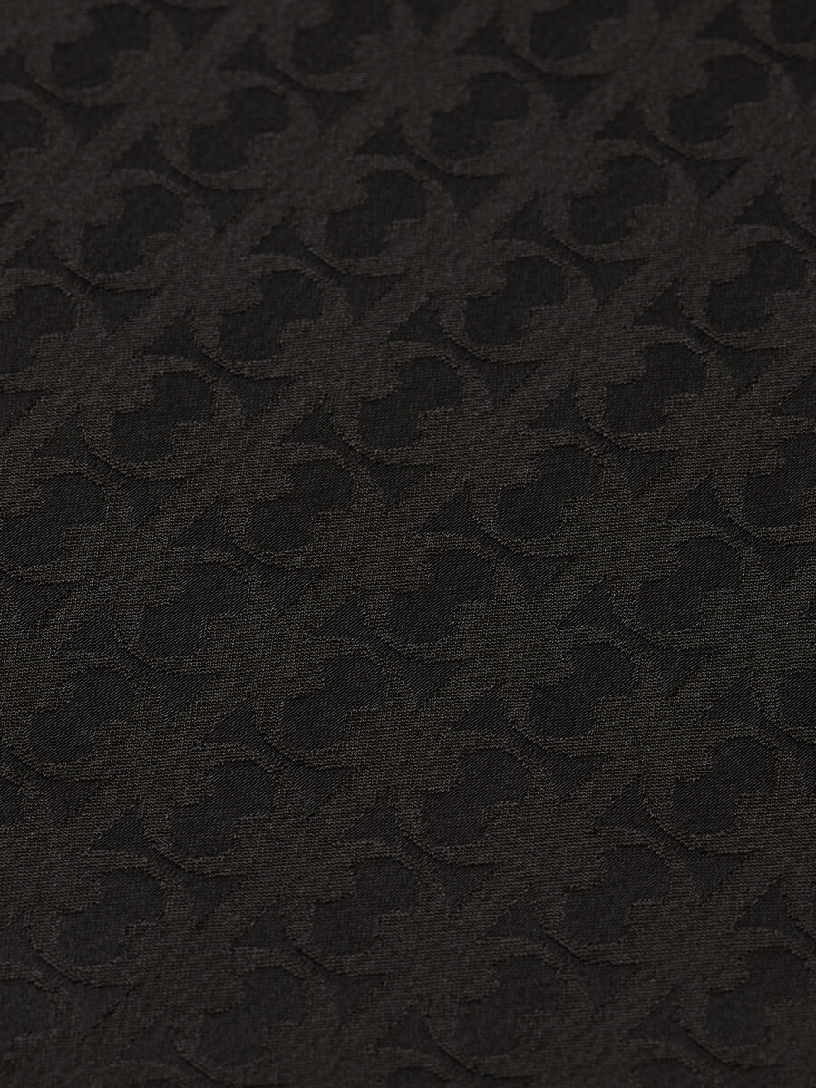 camicia in raso jacquard dalla vestibilità comoda