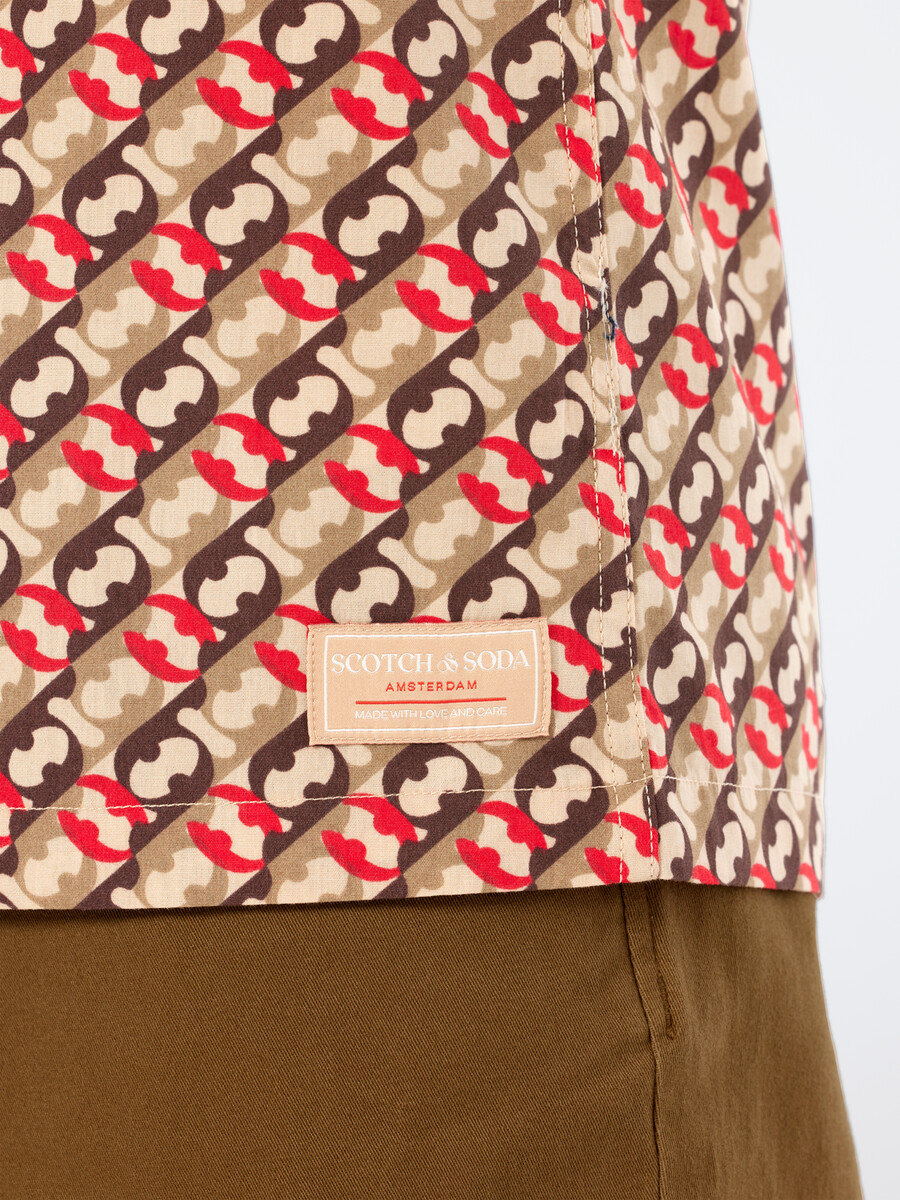 camicia con stampa geometrica vestibilità regolare