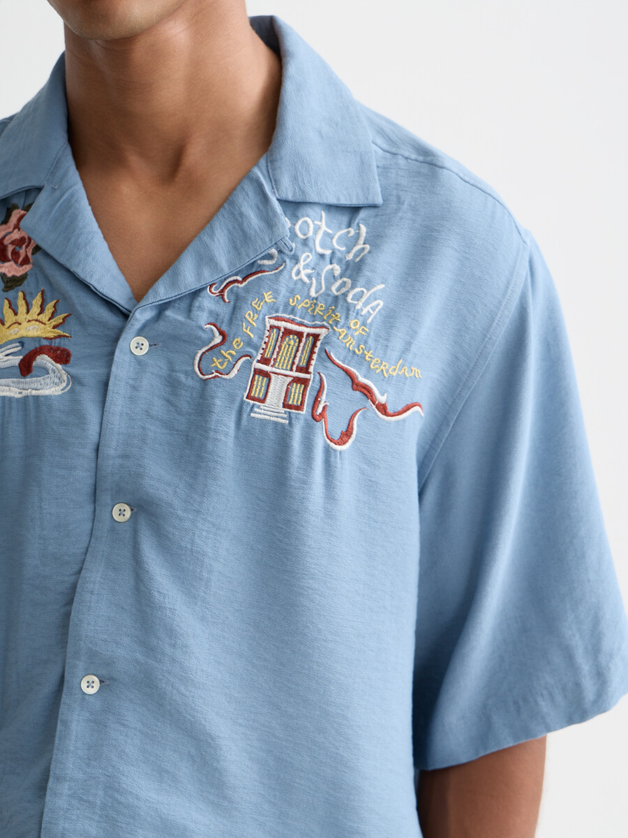 la camicia a maniche corte dal taglio rilassato per il 40° anniversario