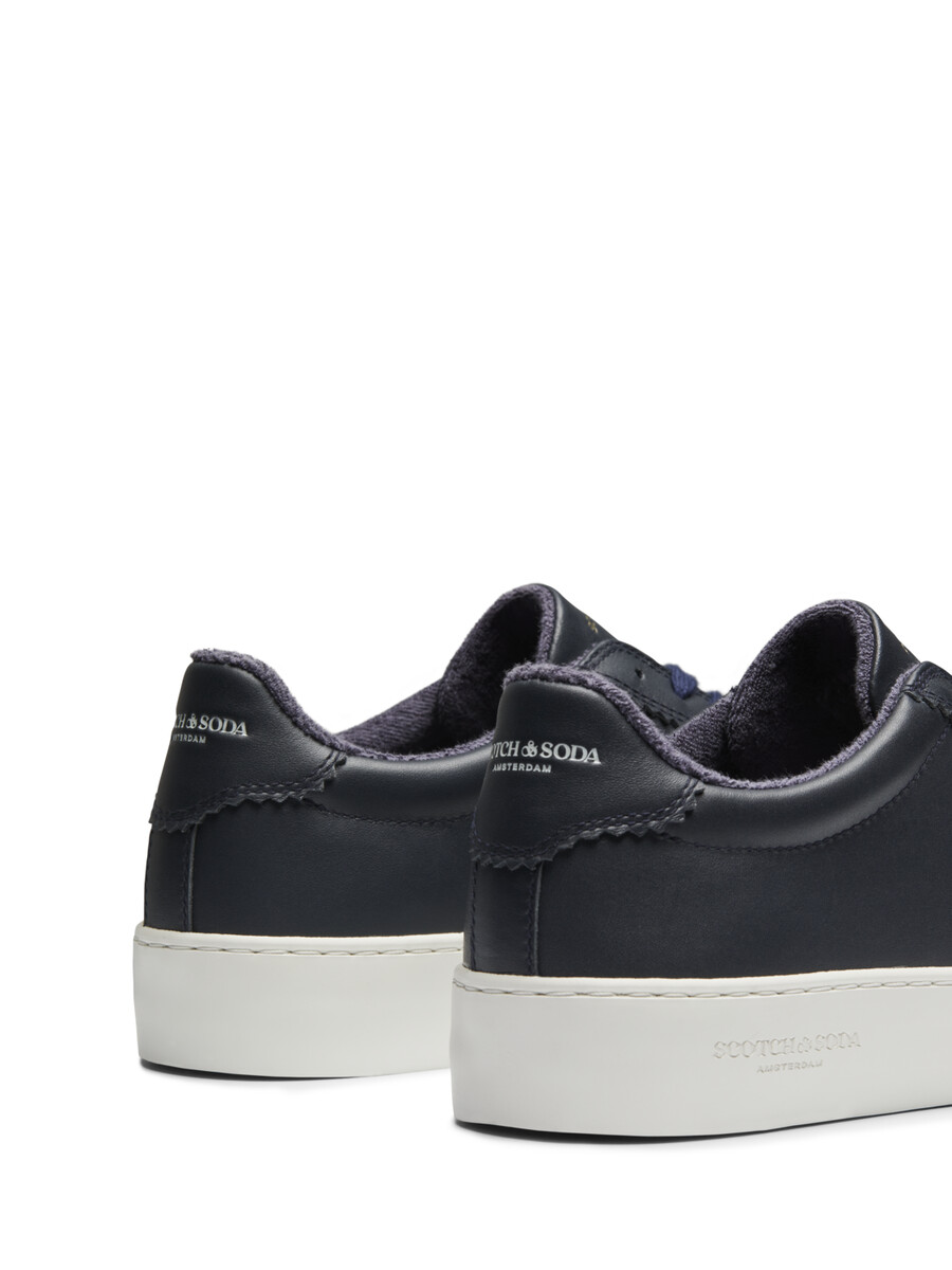 sneaker in pelle plakka