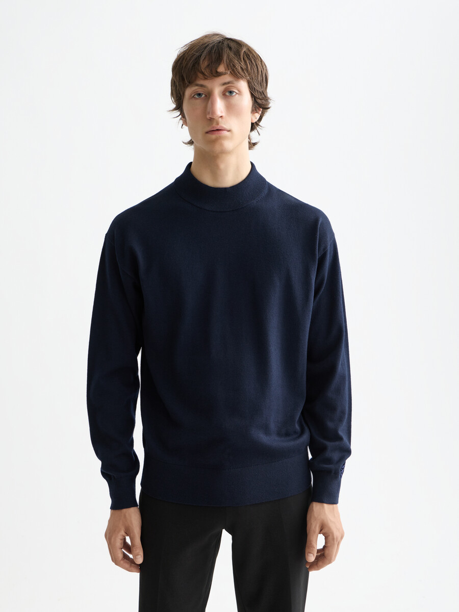 essentials — maglione con collo alto e spalle scese