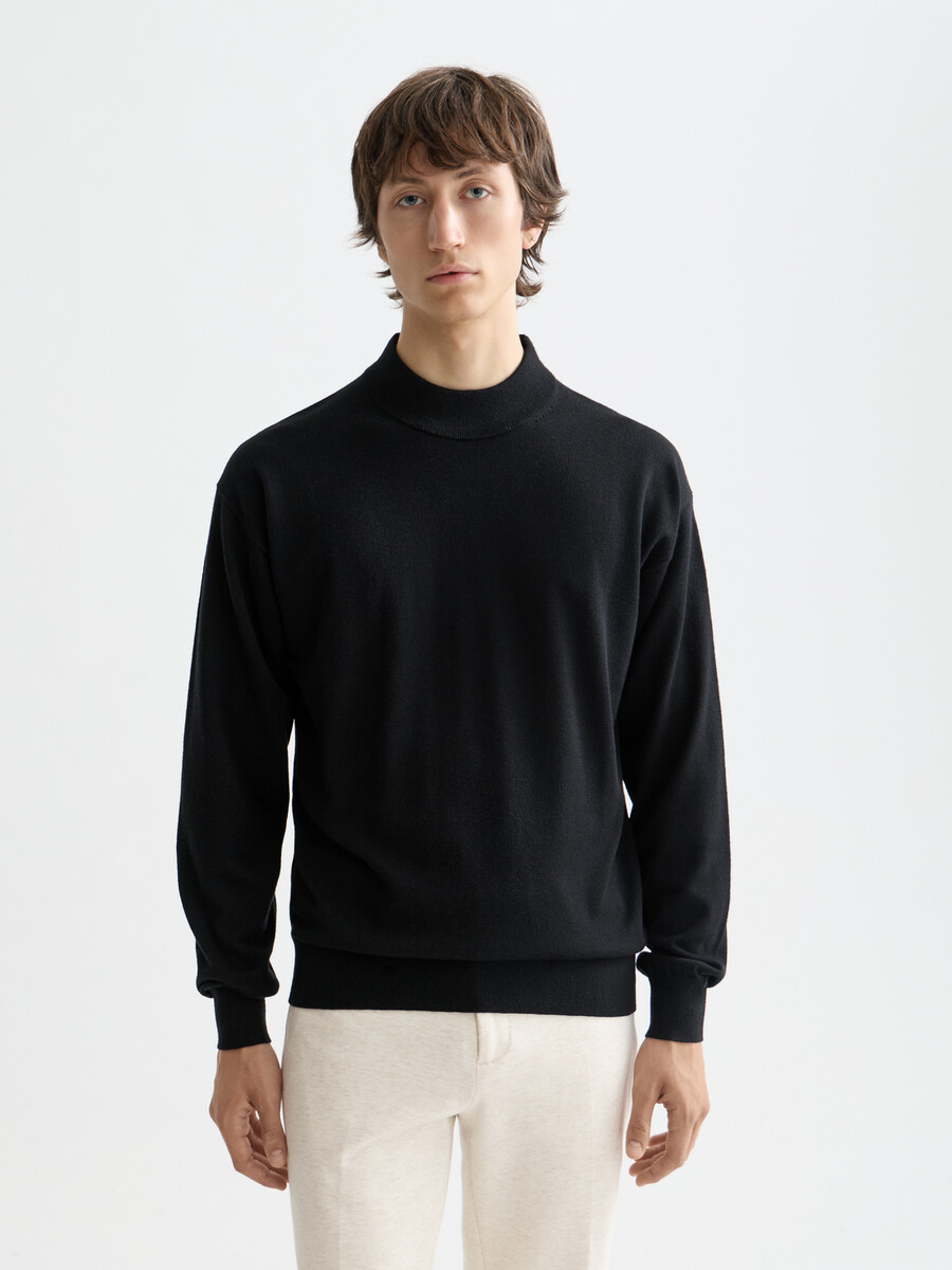 essentials — maglione con collo alto e spalle scese