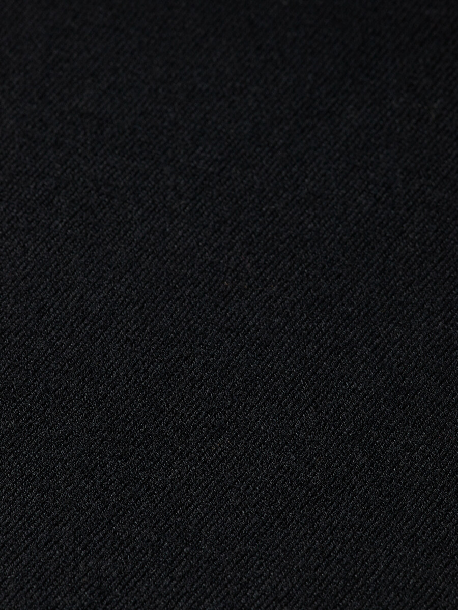 essentials — maglione con collo alto e spalle scese