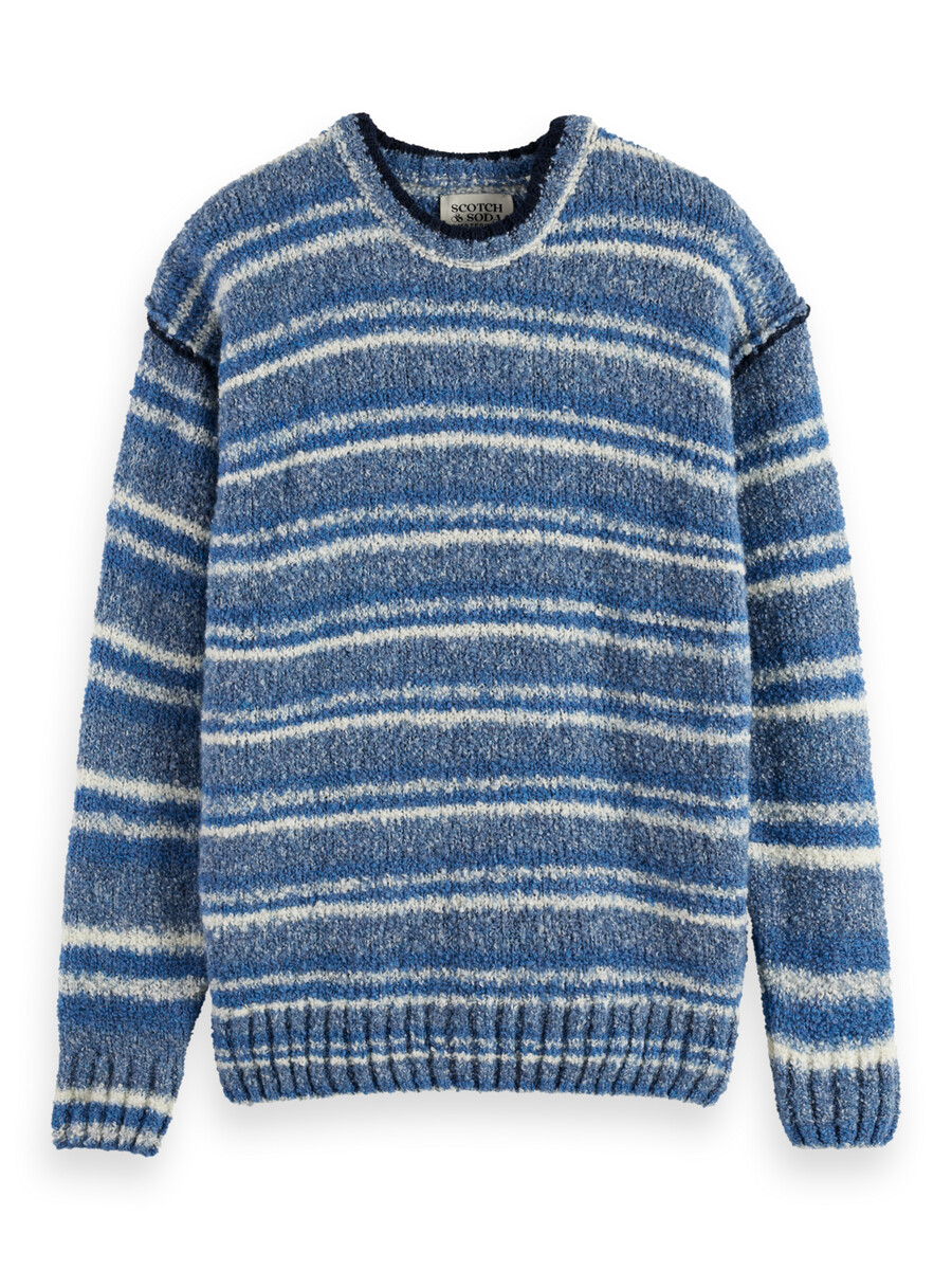 maglione bouclé con spalle scese