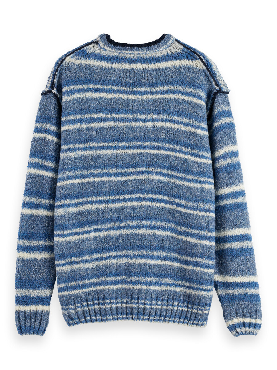 maglione bouclé con spalle scese