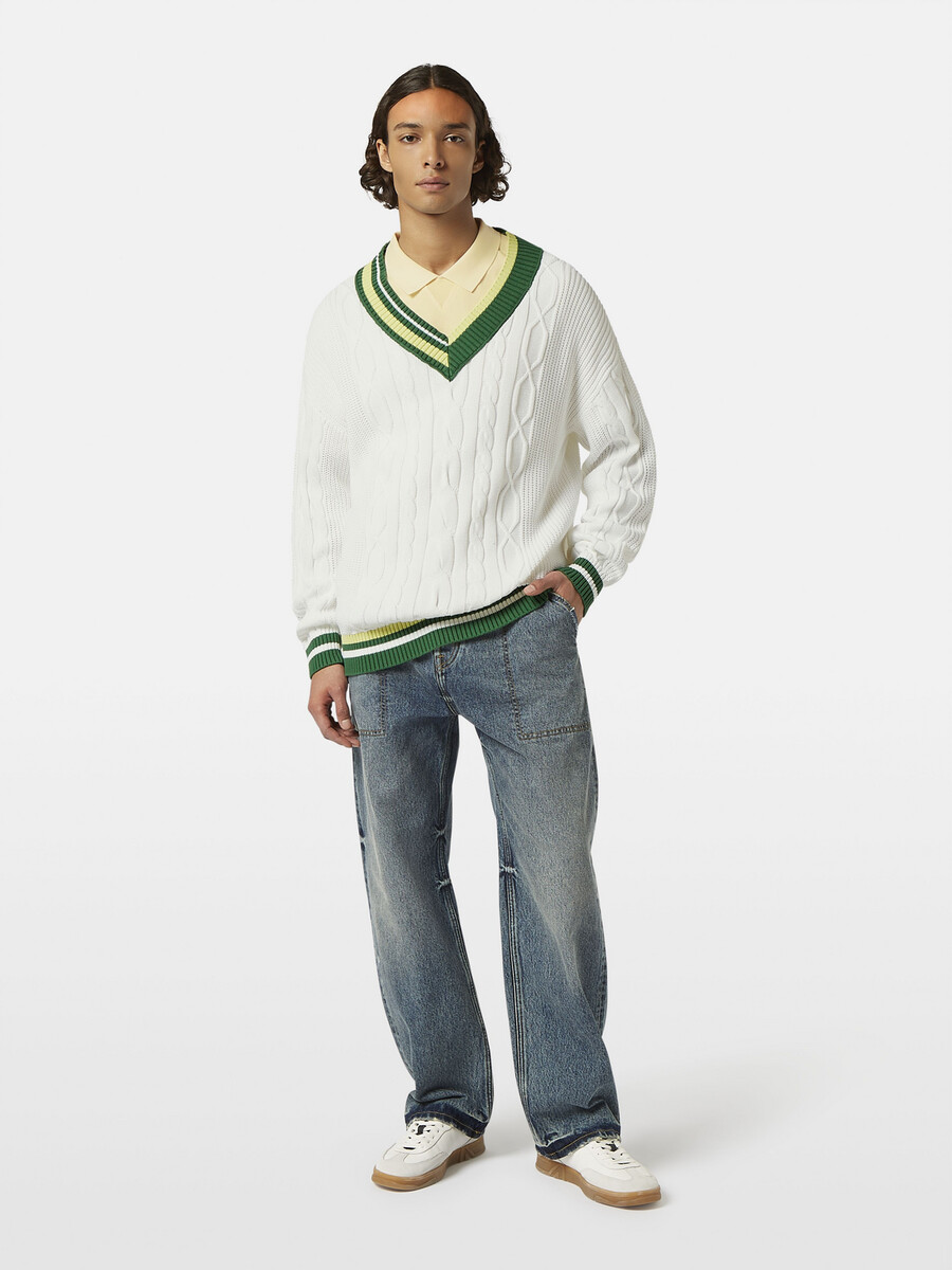 maglione lavorato a maglia con scollo a v e spalle cadenti