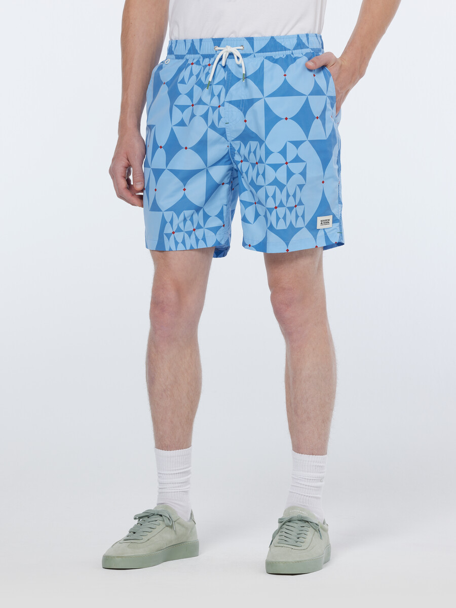 pantaloncini da bagno di media lunghezza con stampa a rombi