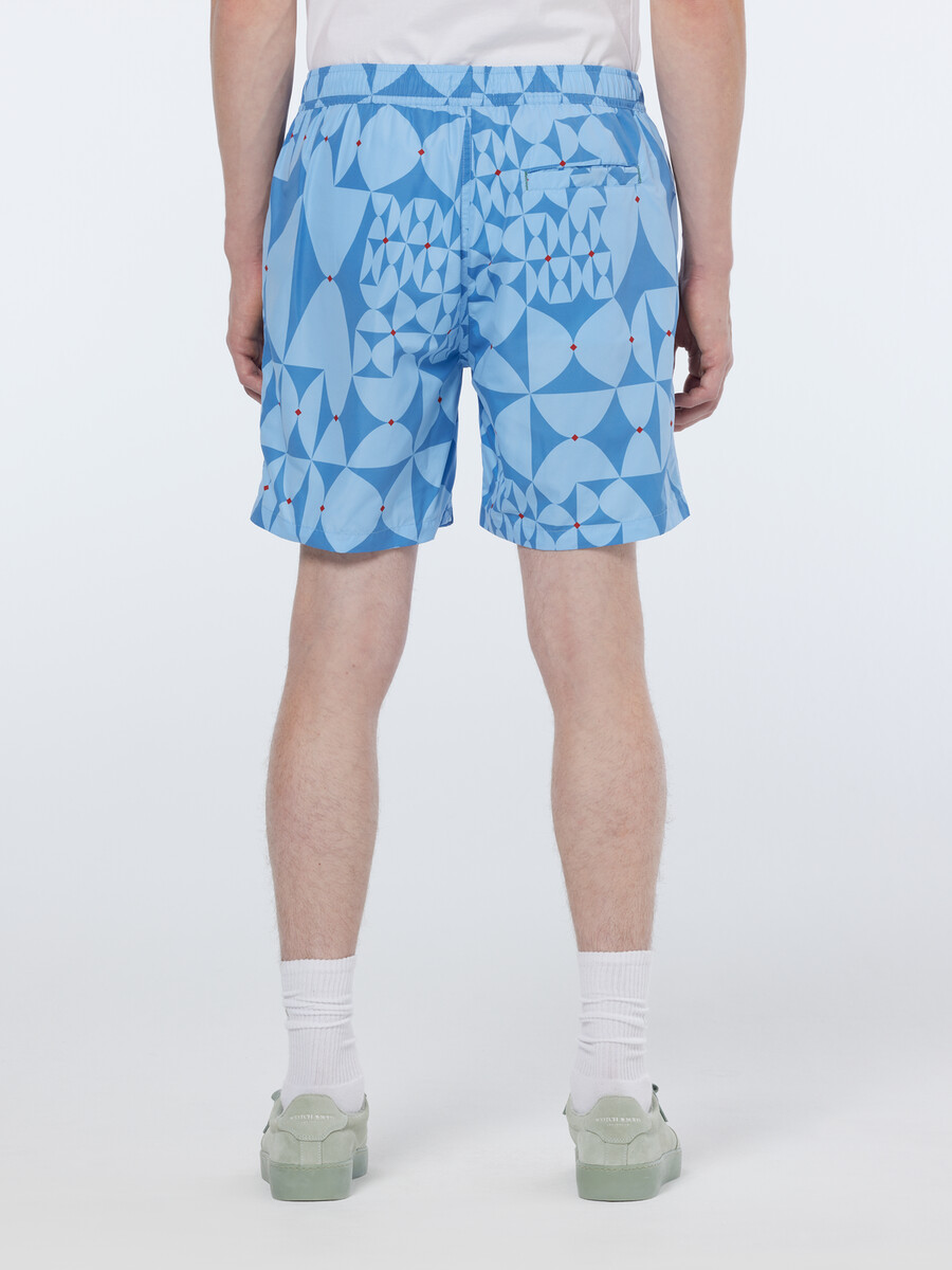 pantaloncini da bagno di media lunghezza con stampa a rombi