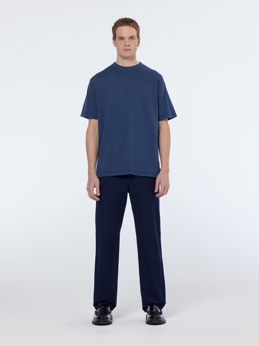 t-shirt vestibilità comoda con tintura in capo