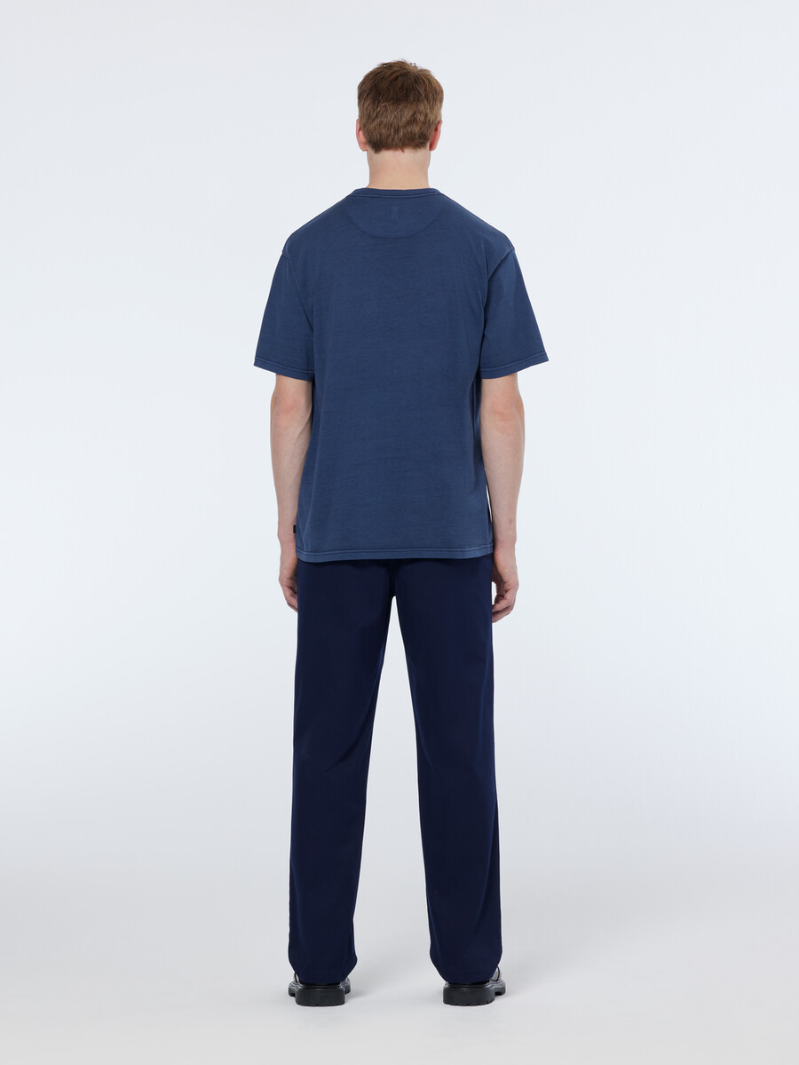 t-shirt vestibilità comoda con tintura in capo