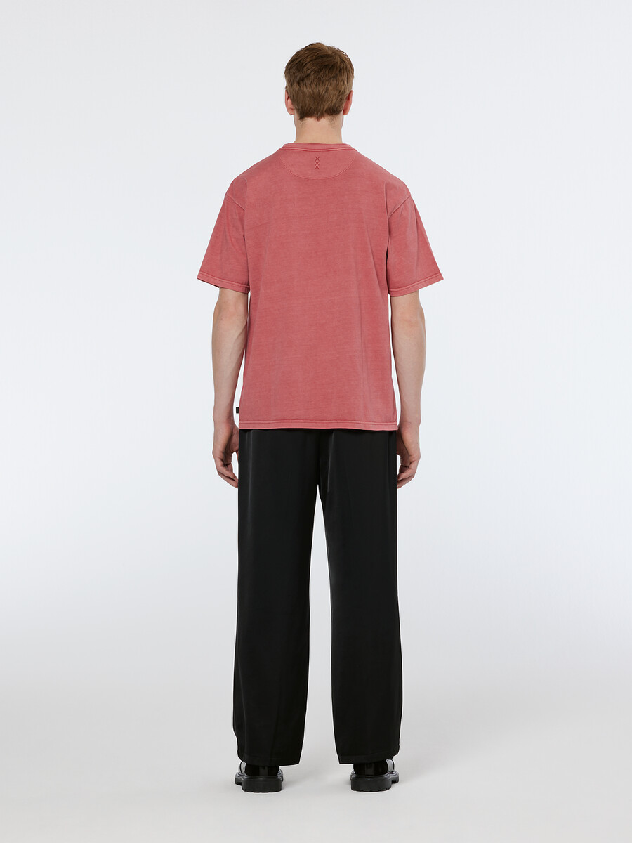 t-shirt vestibilità comoda con tintura in capo