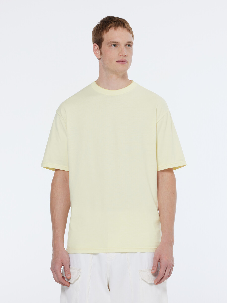 t-shirt vestibilità comoda con tintura in capo