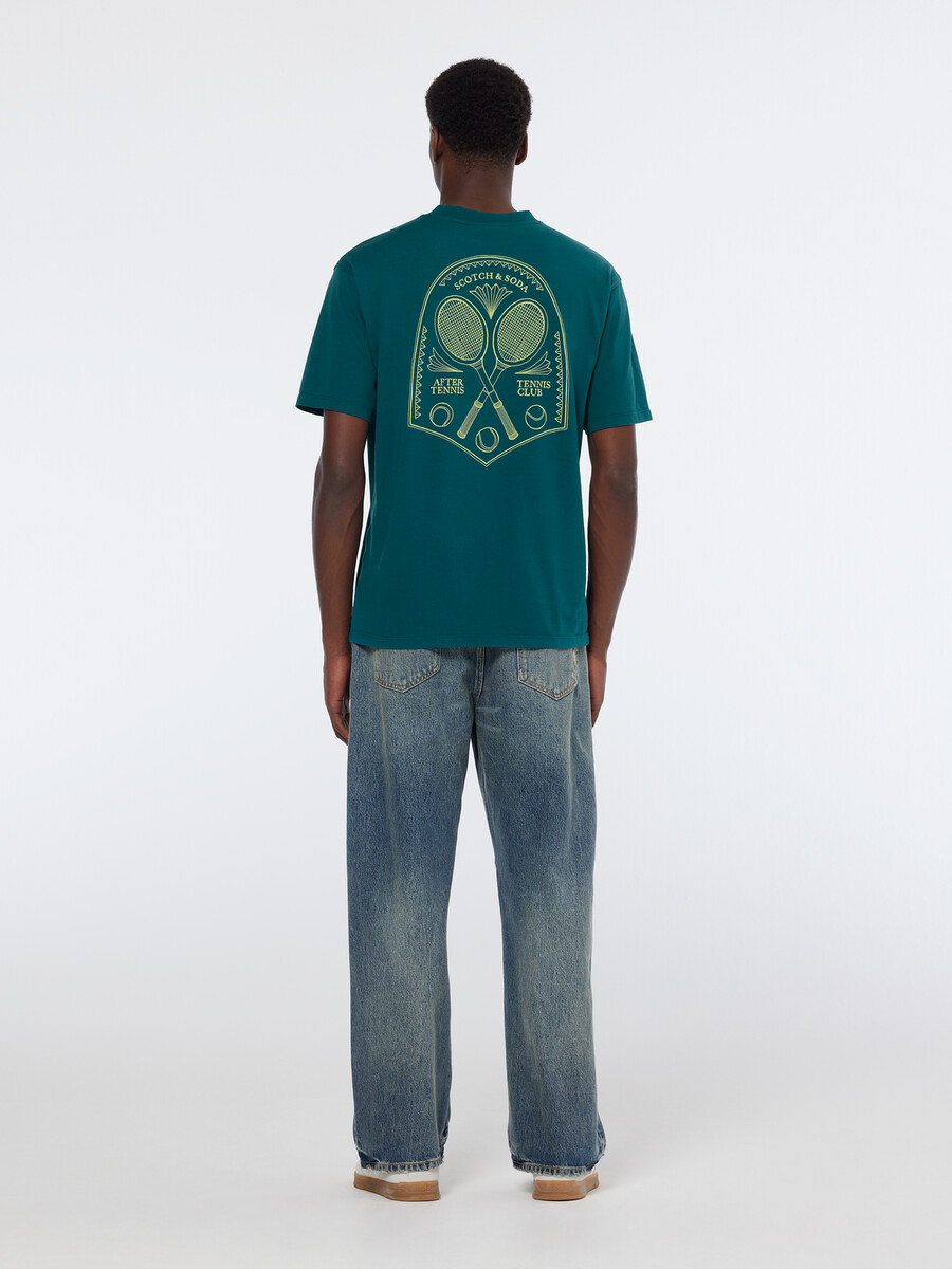 t-shirt vestibilità comoda con grafica del tennis club