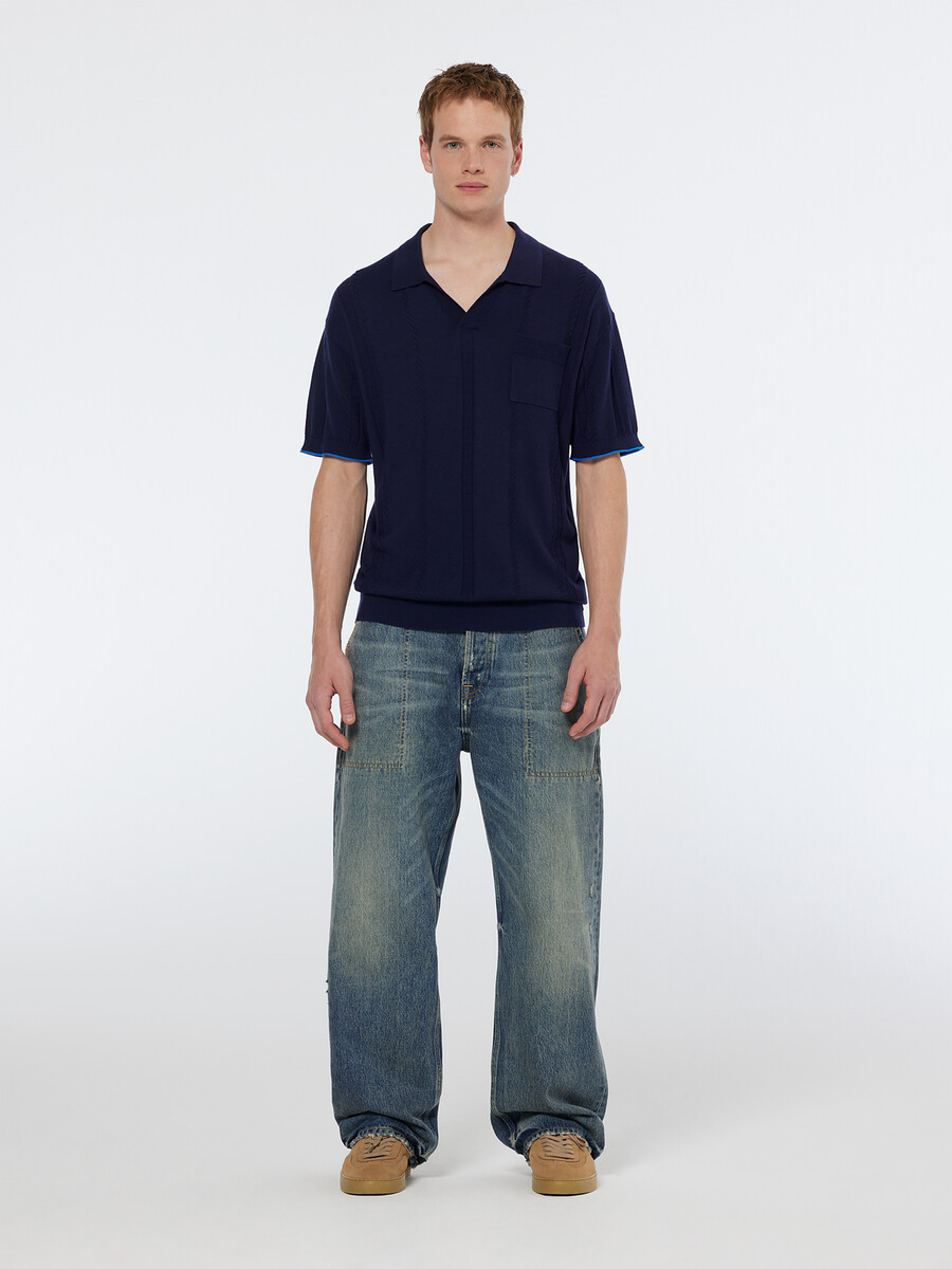 polo in maglia con scollo a v e vestibilità comoda
