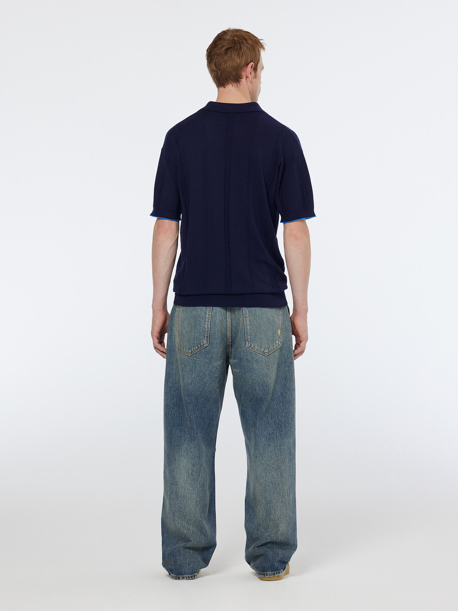 polo in maglia con scollo a v e vestibilità comoda